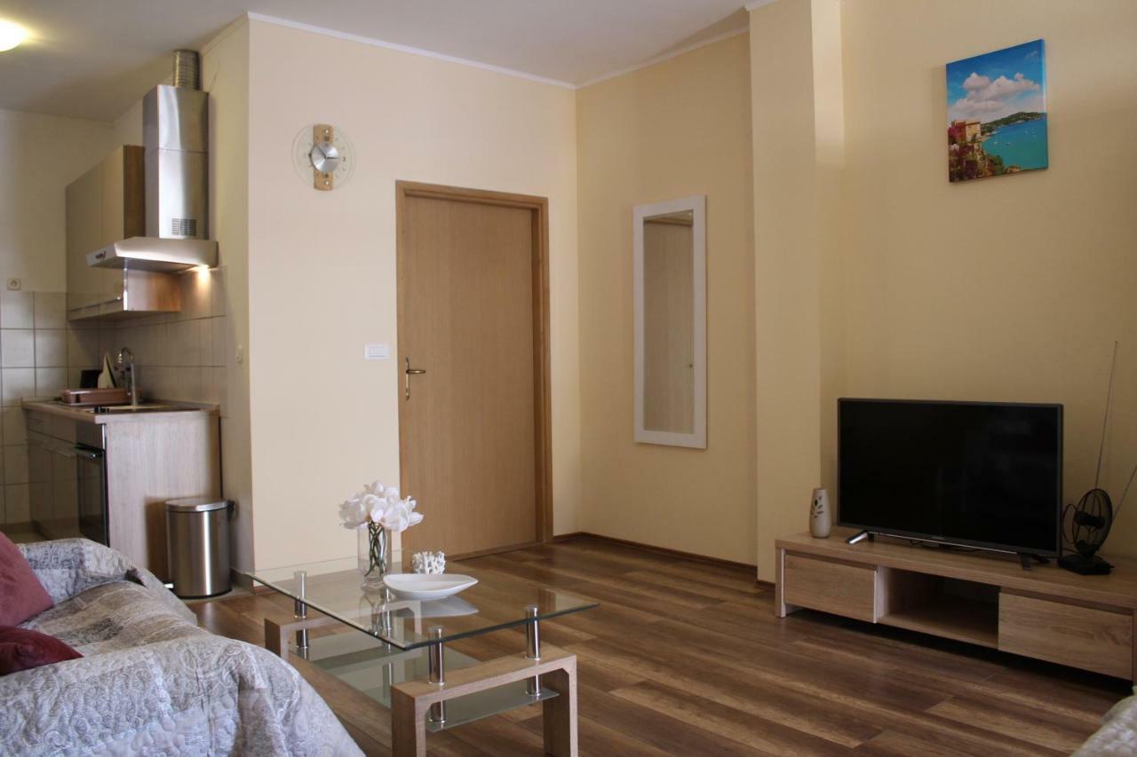 Studio Apartman Ana Sibenik Exterior photo
