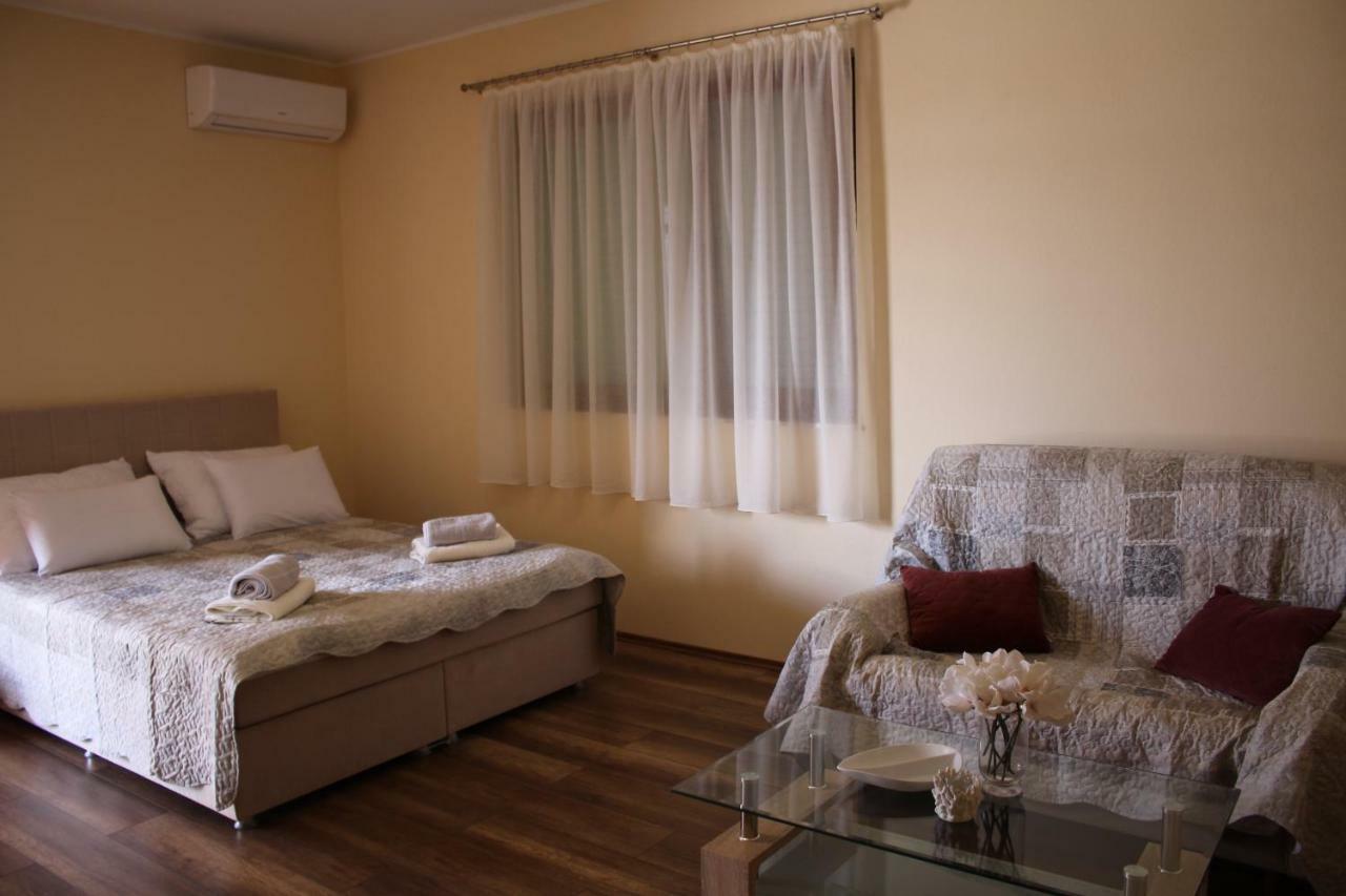Studio Apartman Ana Sibenik Exterior photo